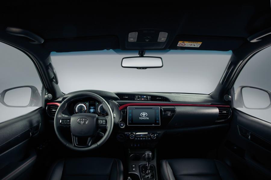 Торпедо Toyota Hilux GR Sport Double Cab 2018 года  (LA) (фото 7 из 19)